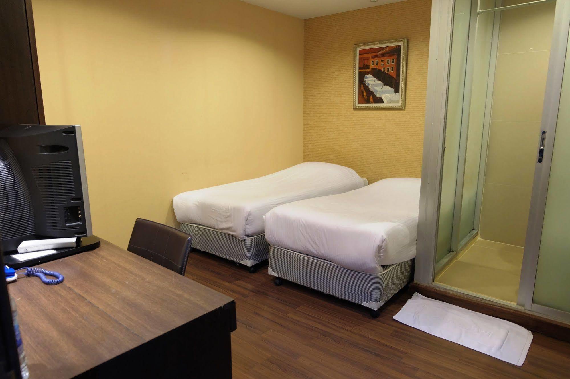 Take A Rest Hotel กรุงเทพมหานคร ภายนอก รูปภาพ
