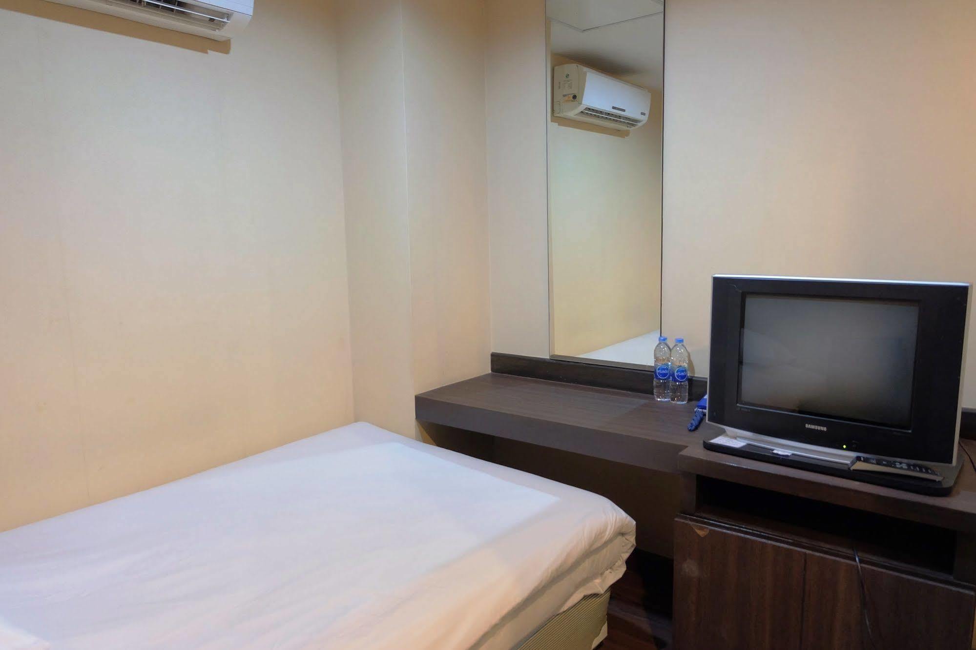 Take A Rest Hotel กรุงเทพมหานคร ภายนอก รูปภาพ