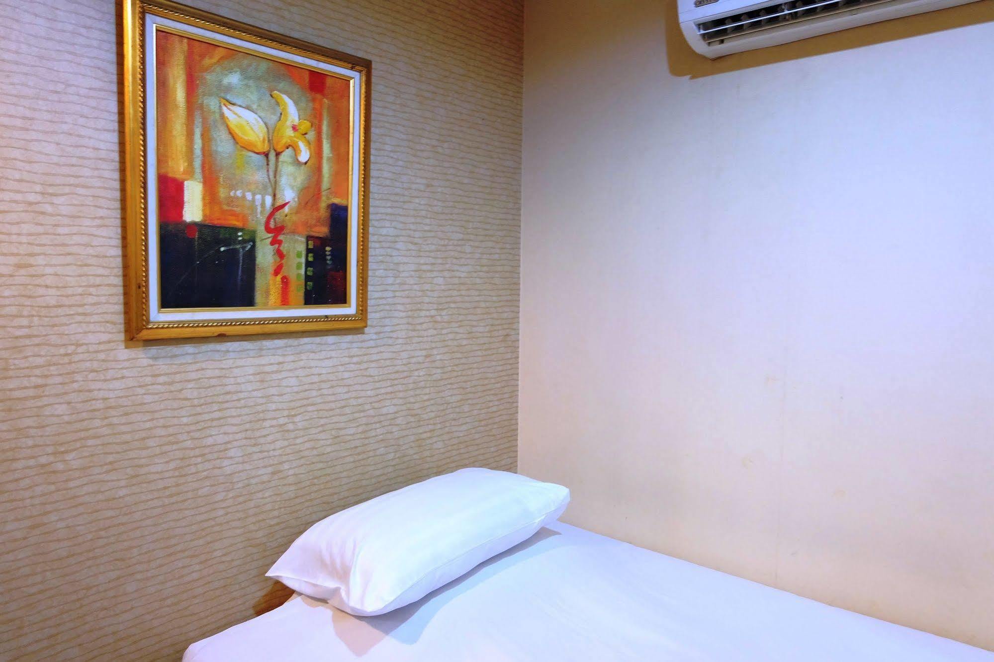 Take A Rest Hotel กรุงเทพมหานคร ภายนอก รูปภาพ