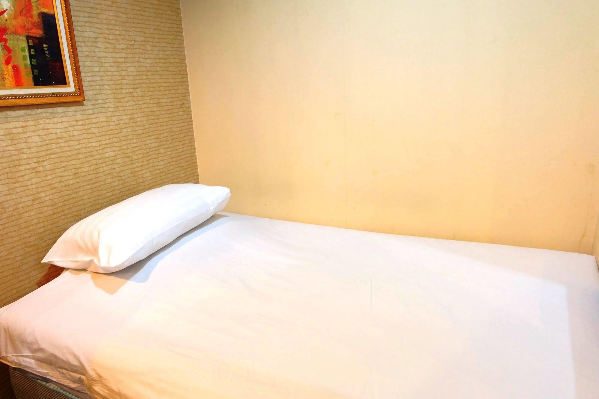Take A Rest Hotel กรุงเทพมหานคร ภายนอก รูปภาพ