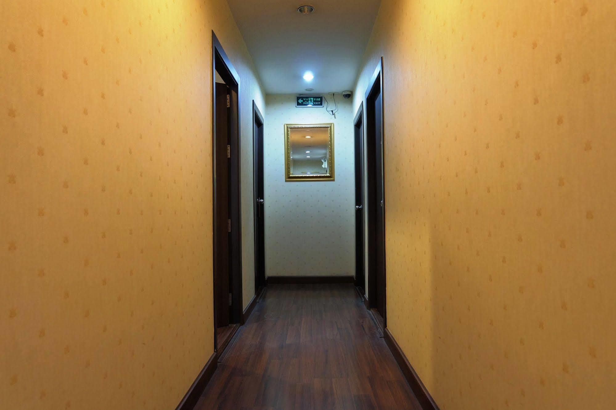 Take A Rest Hotel กรุงเทพมหานคร ภายนอก รูปภาพ